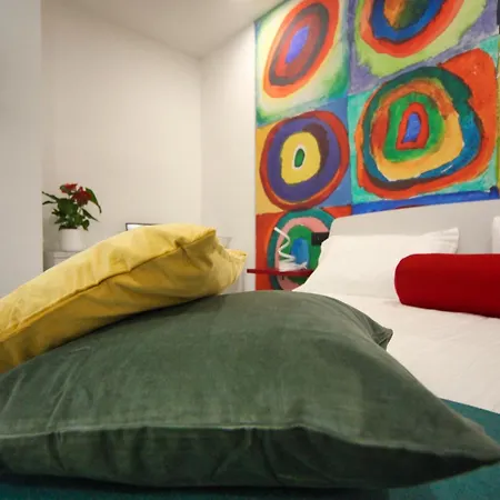 Casa de hóspedes Be Coloured - Boutique Art In 4*