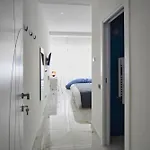Πανσιόν Be Coloured - Boutique Art In