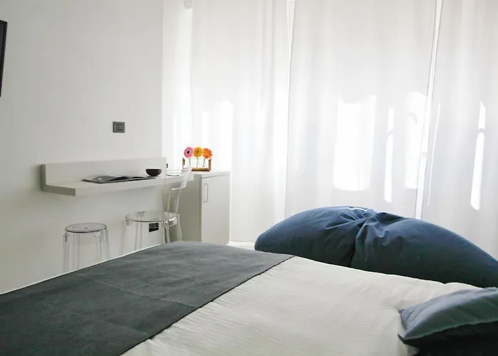 Be Coloured - Boutique Art Rooms In Naples Πανσιόν Νάπολη