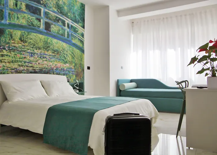 Be Coloured - Boutique Art Rooms In Naples